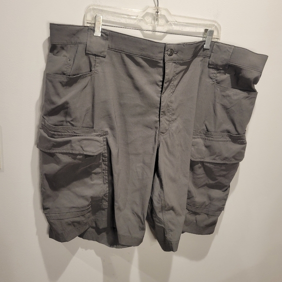 Duluth Trading Mens Size 44 Relaxed Fit Flex Dry Cargo Grey Shorts - Picture 1 of 7